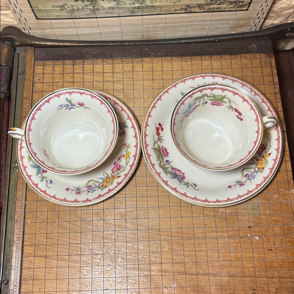 Old Ivory Syracuse 2 Cup 2 Saucers Bombay Pattern Exotic Floral Colorful Bird - Picture 11 of 17